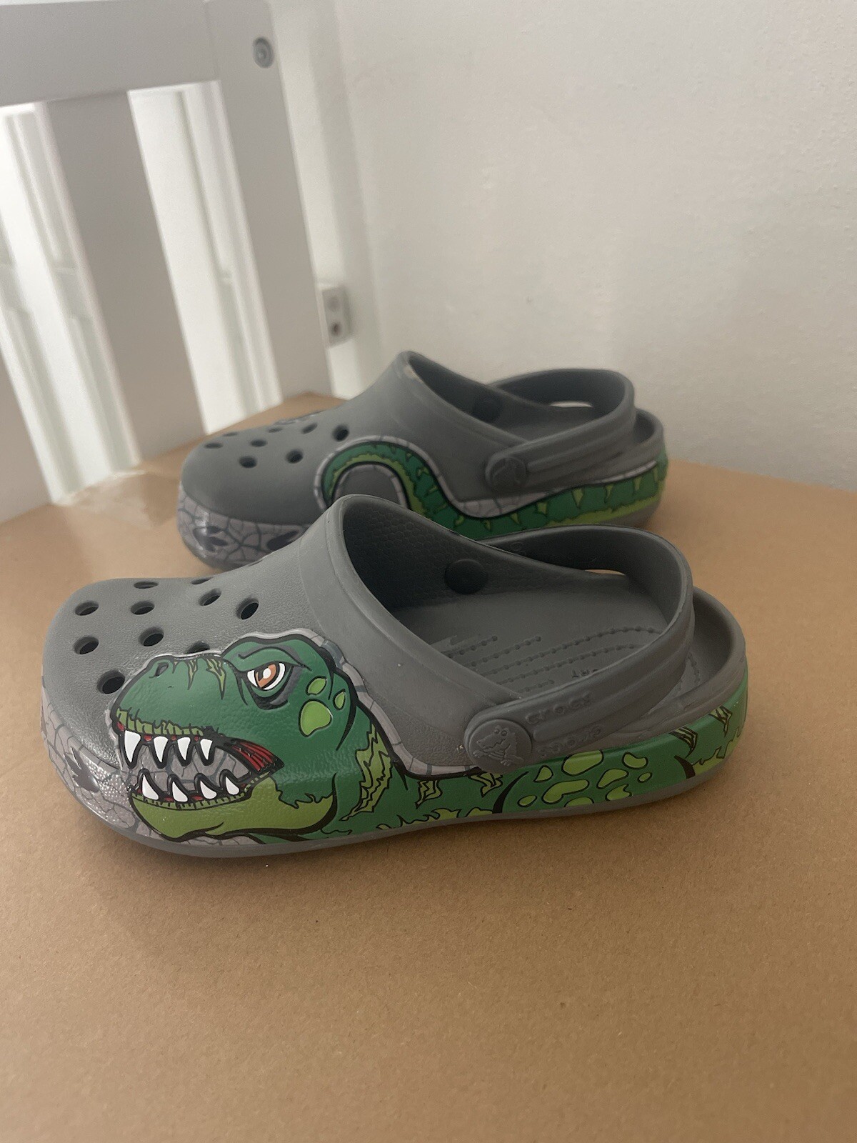 Picture 2 of 16