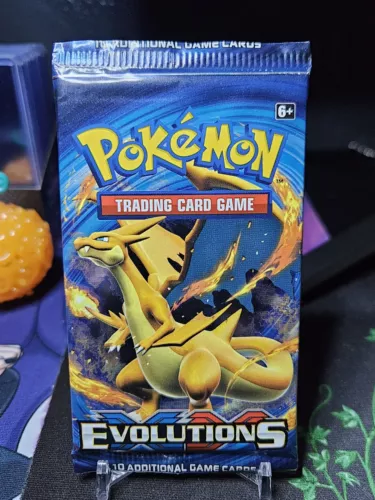 POKEMON TCG 2016 XY Evolutions Booster Pack CHARIZARD Pack Art Error Miscut 🔥