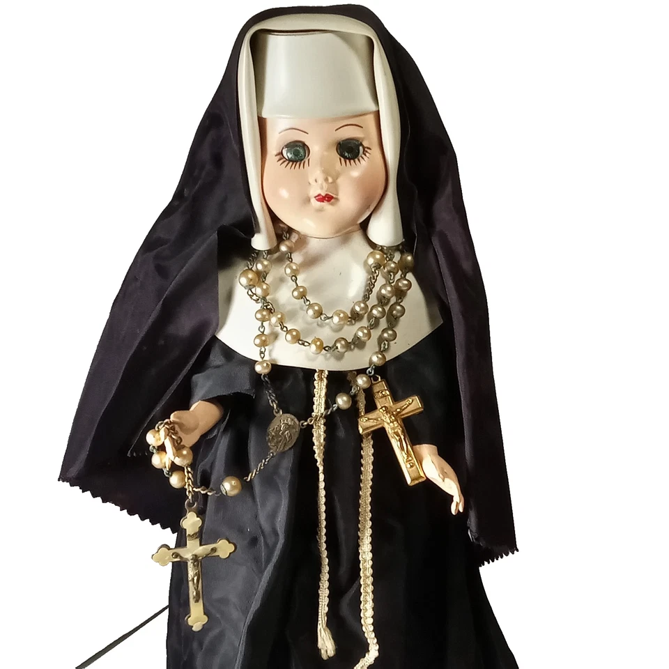 Muñeca Monja De Colección Negro Hábito Plástico Duro Ojos Dormitorios Perla Rosario y Cruz con Soporte 12" Foto 2 de 4