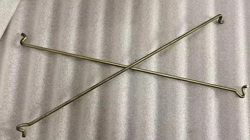 Ford 2000 3000 4000 5000 5600 6600 Tractor Hood Door Prop Rod Set /Pair (Pack 2) - 第 2/4 張圖片