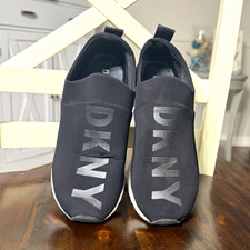 DKNY Black/White Slip-On Low Top Athletic Sneaker Solid Pattern White Sole