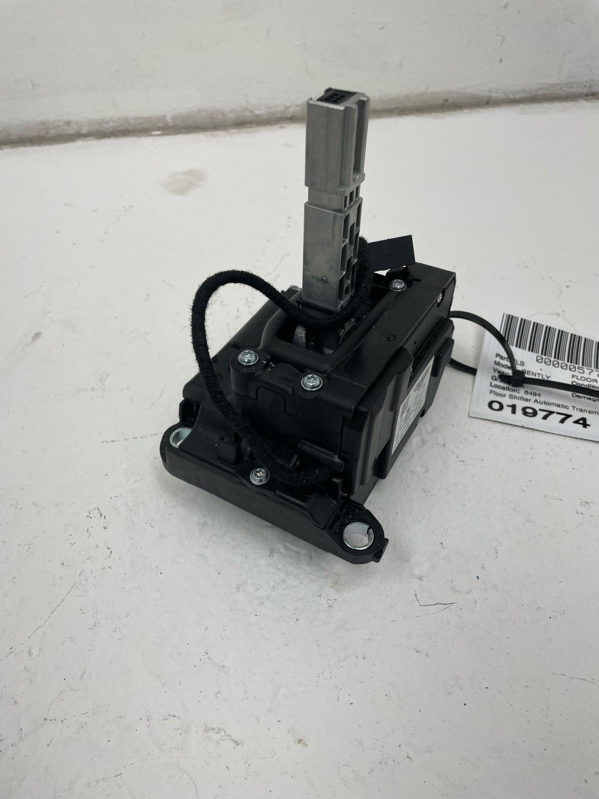 2015-2020 BENTLEY BENTAYGA Floor Shift Automatic Transmission Gear Selector Assy