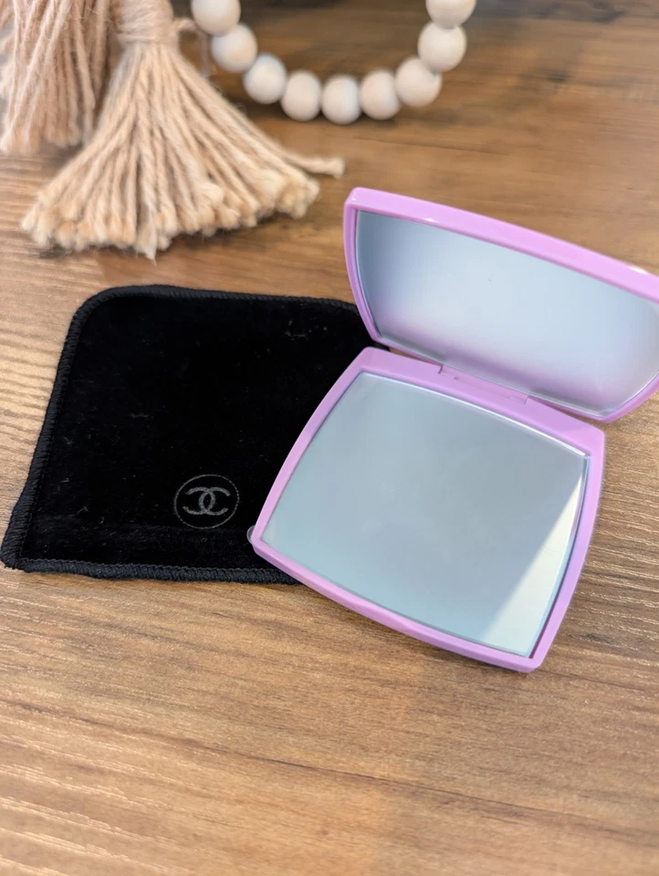 Chanel Edición Limitada Doble Compacto Espejo Color Púrpura/Lavanda NUEVO con Bolsa Foto 3 de 4