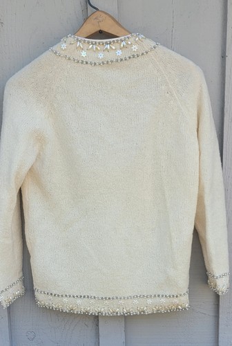 Vintage 50s Hand Beaded Cardigan Winter White Pearls 23 L,armpit 18,sleeve 17 - Picture 3 of 7