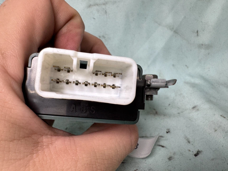 1998-1999 Toyota Avalon Sunroof Relay sliding sunroof module 85921-12061 OEM - Image 4 of 4