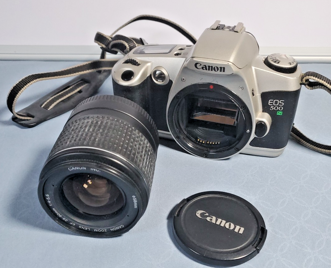 Canon EOS 500N 35mm SLR Camera & Canon EF 28-90mm 1:4-5.6 Zoom