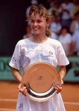 Martina Hingis of Switzerland poses with the trophy after defeatin- Old Photo 6