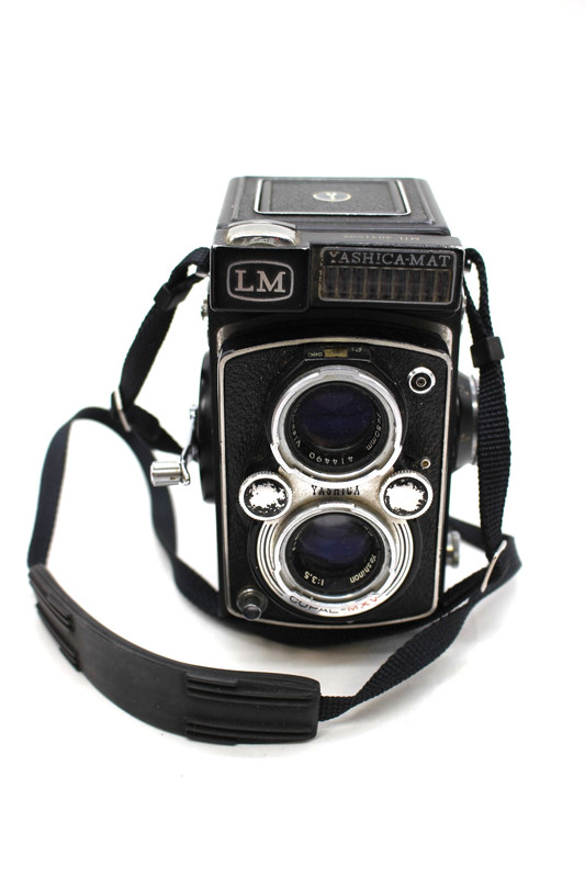 Vintage Yashica-Mat LM Copal MXV Camera 80mm Twin Lens (Bad Shutter)