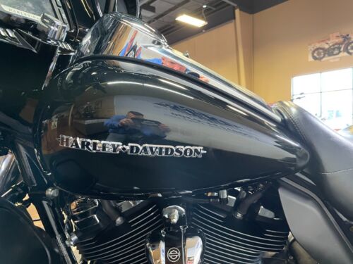 2018 Harley-Davidson Touring - Picture 17 of 24