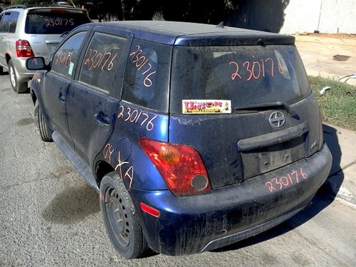 Guardabarros delantero Scion Xa 2004 base lado pasajero - Imagen 6 de 12