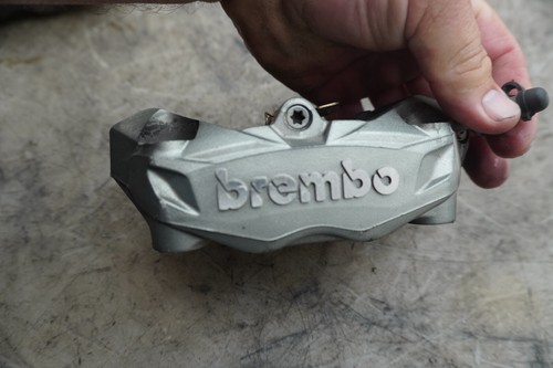 21 INDIAN CHALLENGER BREMBO FRONT BRAKE CALIPERS E-4932 - Picture 4 of 7