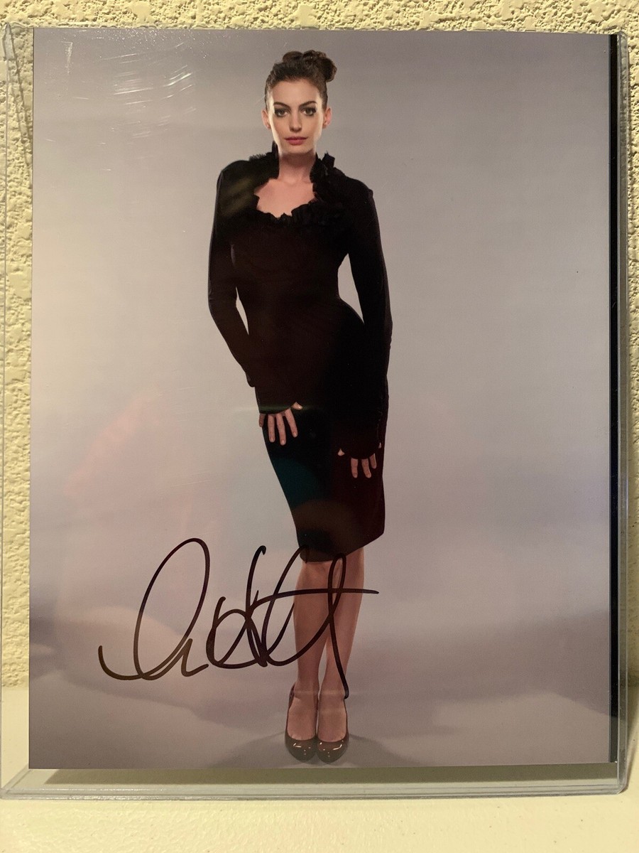Anne Hathaway Signed 8x10 Photo COA ASA | eBay