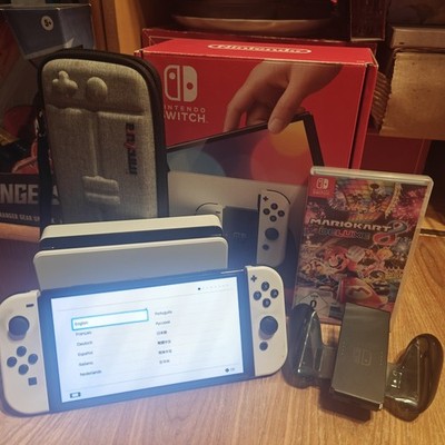 Nintendo Switch OLED weiß + Mario Kart 8 