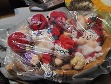 Disney Snow White and The Seven Dwarves Christmas Sleigh Plush Beanies NEW