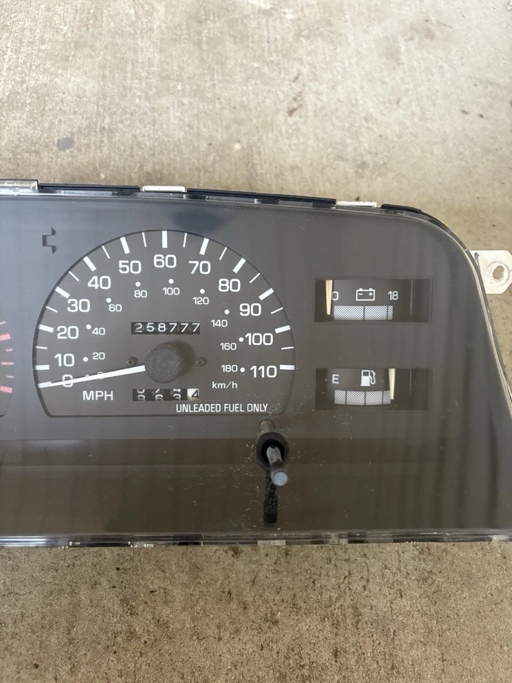 Cuadro de instrumentos Toyota 4Runner AT V6 1992-1995 83010-35580 258 k millas Foto 2 de 4