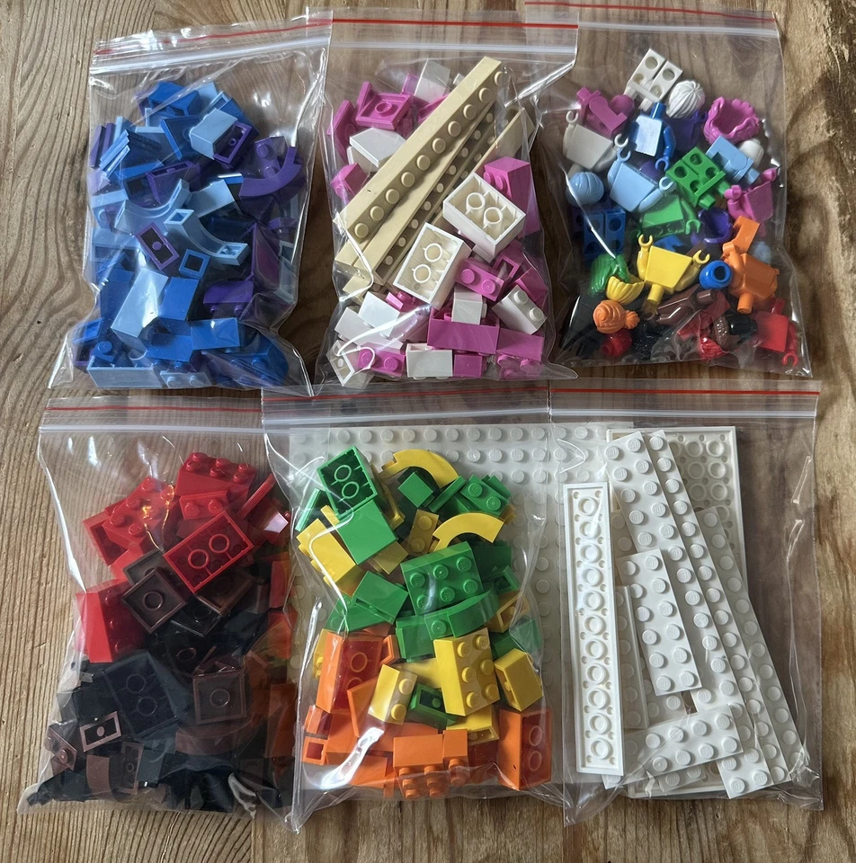 LEGO Icons 40516 Everyone Is Awesome, Foto 3 von 5
