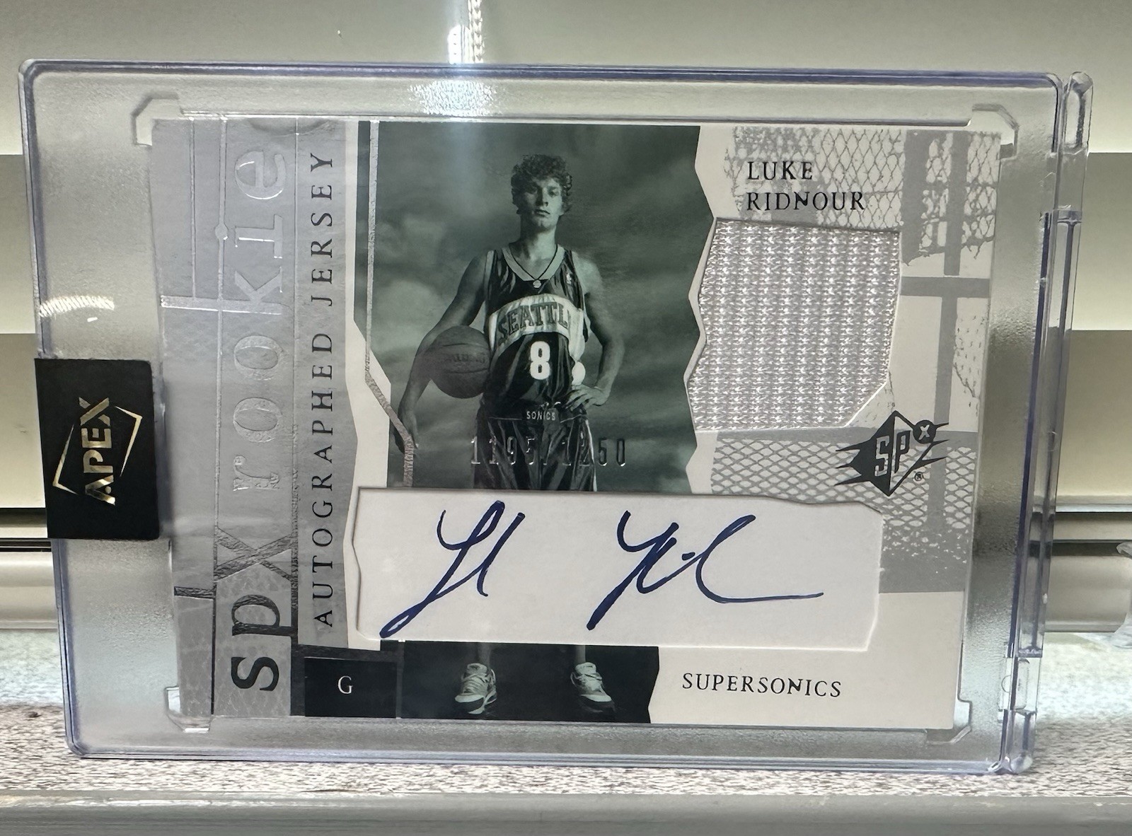 2003-04 SPx - SPx Rookie Luke Ridnour RC AUTO PATCH /1250 view 5