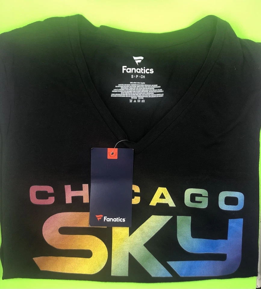 Womens Fanatics WNBA Chicago Sky Team Pride Wordmark V-Neck T-Shirt New W/ Tags - Image 3 of 4