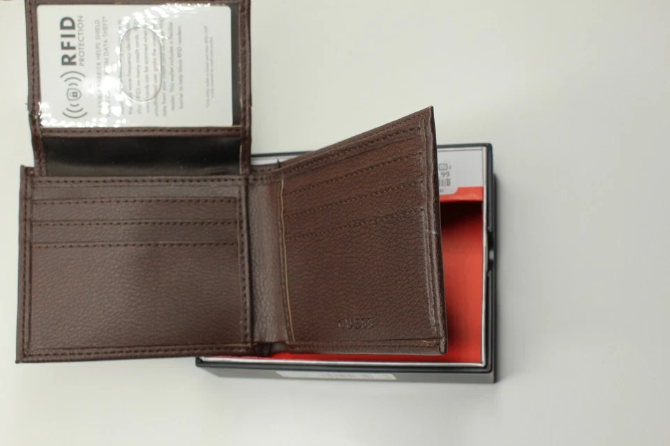 Guess Wallet Men Brown Bifold RFID Protection Gift Box New MSRP $42 - Image 4 of 4