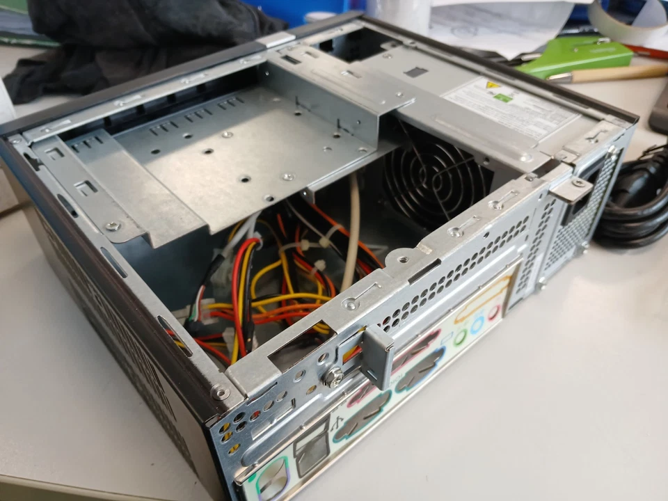 ULTRA TINI MINI ITX CASE - Immagine 3 di 4