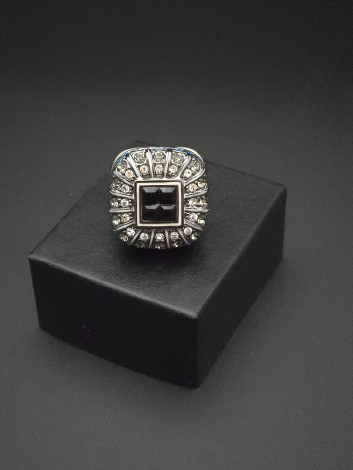 Princess Amanda Borghese White Enamel Square cut Crystal Ring Fashion Jewelry - Image 2 of 4