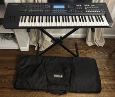Yamaha MOXF6 61-Key Synthesizer with stand and Case