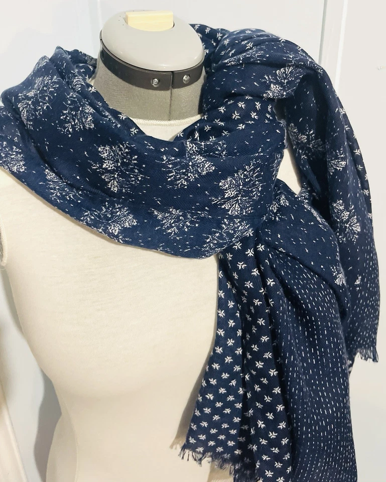 Banana Republic Navy floral SCARF/Wrap Multiple Patterns Soft! - Image 2 of 4