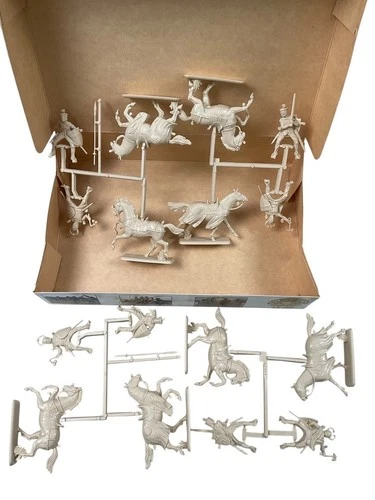 Teutonic Knights 12th-13th Century Italeri Plastic Action Figures No 6863