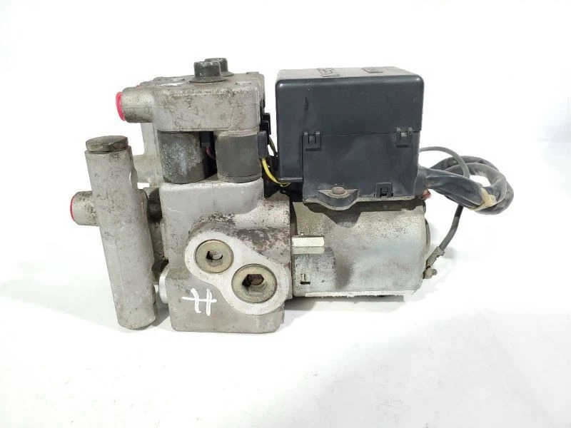 Nissan 240SX 1995 1996 OEM bomba de pieza de freno antibloqueo tracción trasera automática Foto 3 de 4