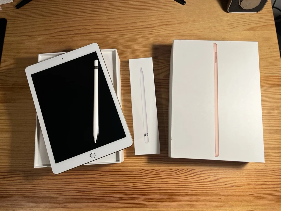 Apple iPad 32GB, WiFi (Sbloccato)  9,7" - Rose Gold con Apple Pencil, foto 3 di 3