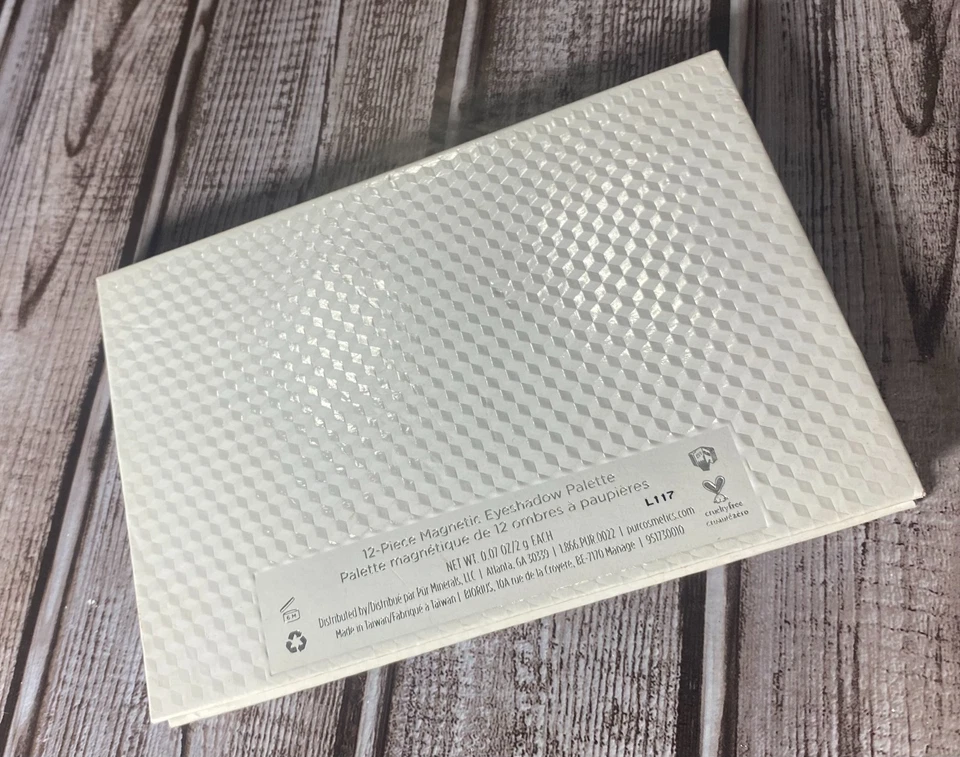 PUR Visionary Magnetic Eyeshadow Palette L117 - Image 4 of 4