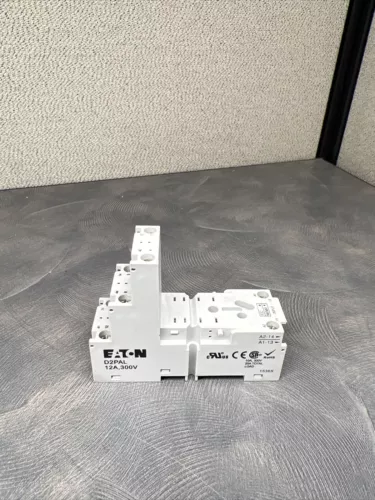 NEW EATON D2PAL RELAY BASE