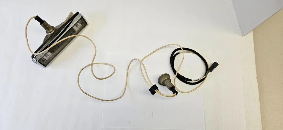 1966 年普利茅斯 Belvedere 卫星反向灯总成 2606112 NOS — 第 3/4 张图片