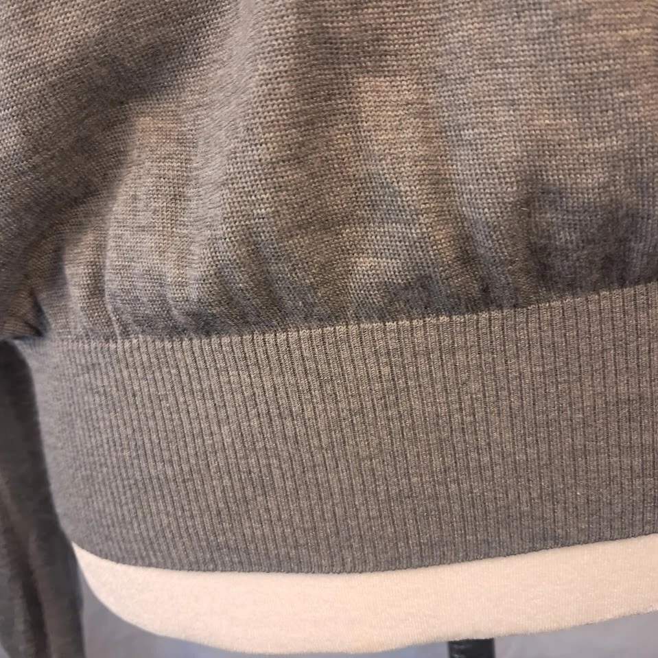 Suéter para mujer Calvin Klein L calibre fino seda y cachemir gris tejido cuello en V Foto 3 de 4