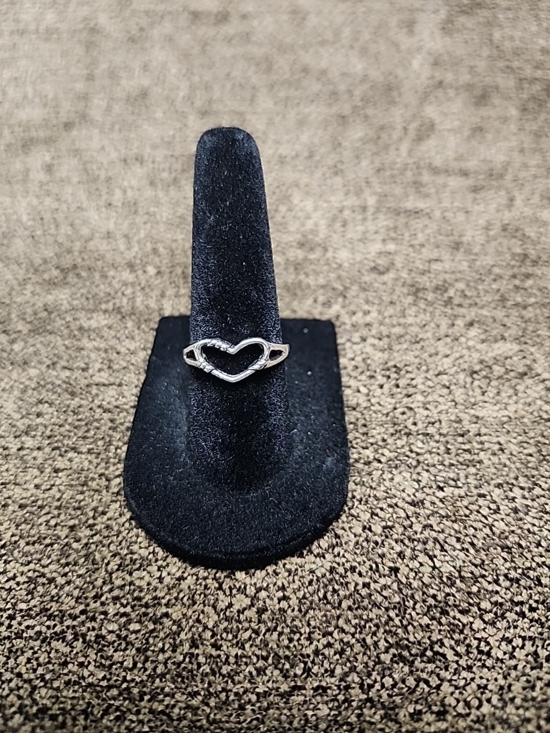 Vintage Silver Tone Heart Shaped Small Ring Size 6    #215