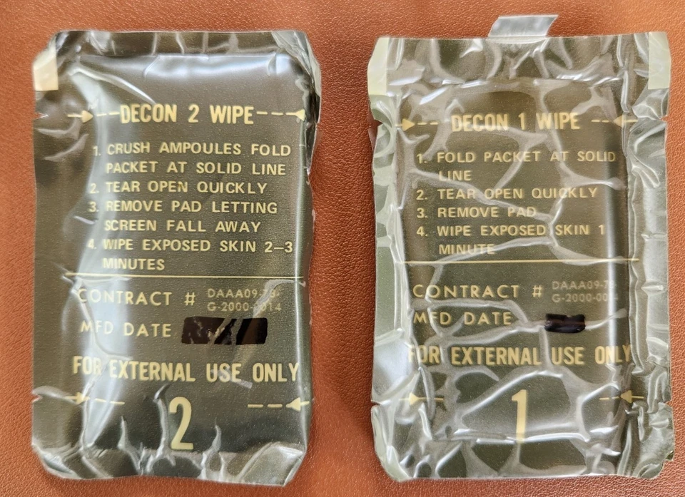 US GI Military Decon. Kit 1983 M258A1 incluye 6 toallitas empaquetadas e instrucciones Foto 4 de 4