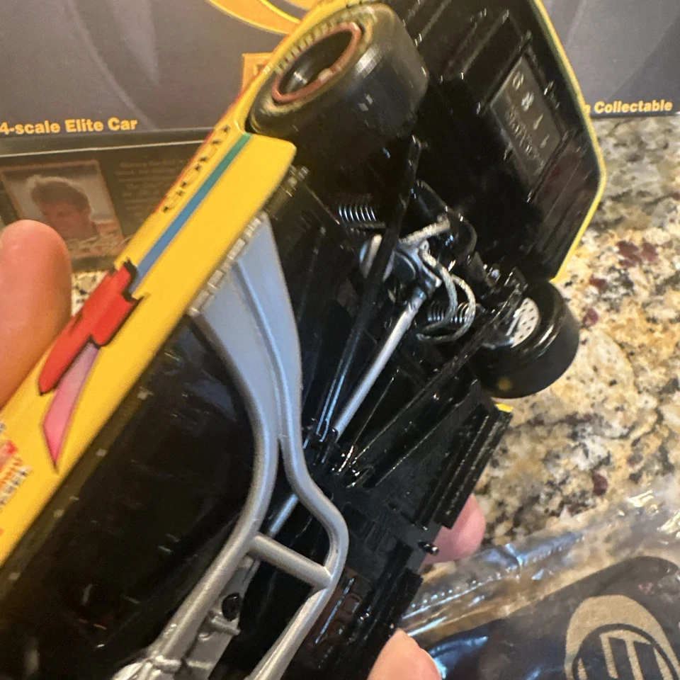 Sterling Marlin #4 Kodak Elite 1997 1:24 NASCAR acción sin usar, en caja % Foto 3 de 4