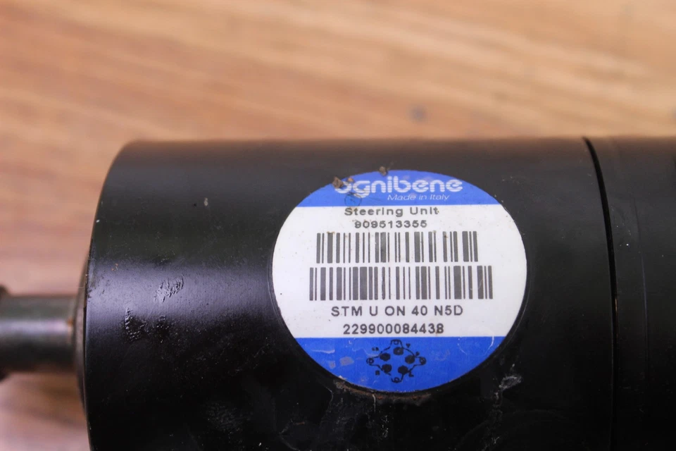 Unidad de control de dirección asistida Kubota RTV1100 2010 diésel  Foto 2 de 4