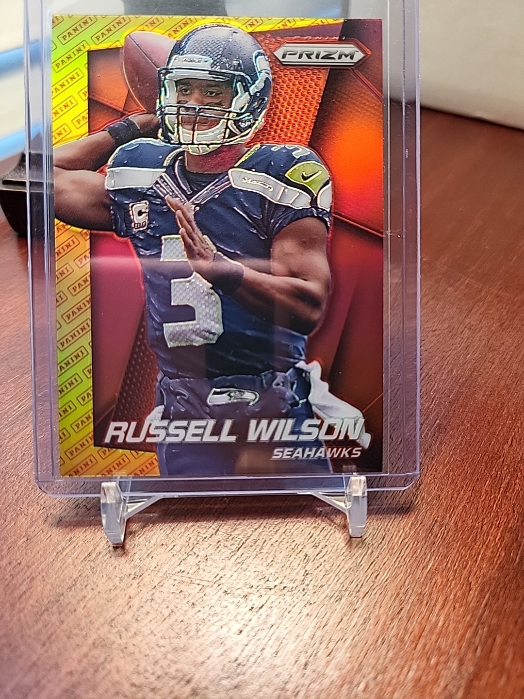 2014 Panini Prizm Russell Wilson #138 Red Gold panini Logo Seahawks