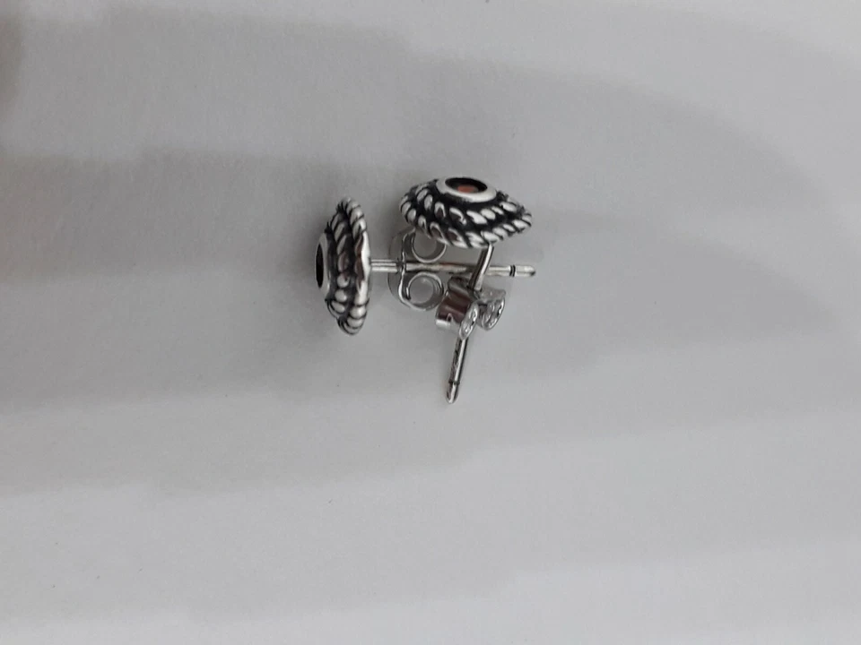 💝💋Voroco Genuine 925S.S Openwork Red Heart Charm Original Charms Stud Earrings Foto 4 de 4