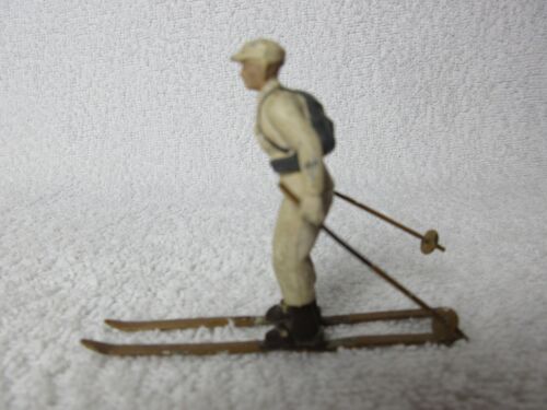 Britains Toy Lead Soldier Skier in White Uniform, Skiing/ on Skis - Picture 8 of 14