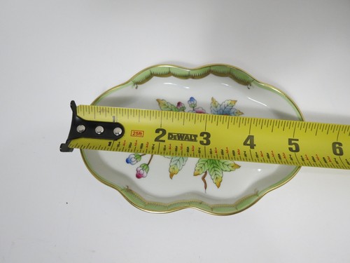 Bandeja o plato Herend QUEEN VICTORIA pintado a mano 7705/VBO Hungría - Imagen 8 de 12