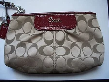 COACH SIGNATURE SATEEN PLEATED LARGE WRISTLET 45808 NWT KHAKI & GARNET