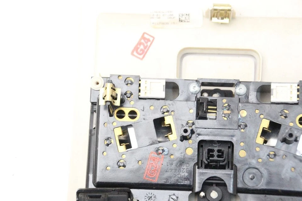 Piloto interior Dodge NITRO 1LC41DW1AA 02-2010 Foto 3 de 3