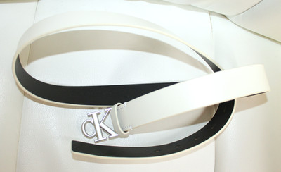 NEU! CALVIN KLEIN Damen Leder Gürtel Gr. 95 Logo Modische Accessoires lily weiß