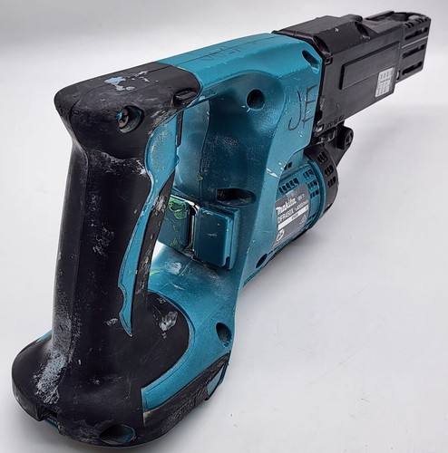 Makita DFR450X Autofeed Screwdriver Kit with Charger and 3.0Ah 4.0Ah Batteries - Picture 12 of 12