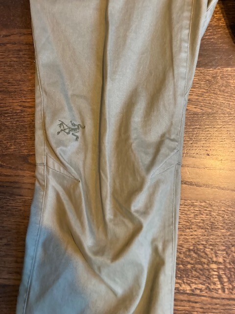 Pantaloni da donna verde cachi Arc'teryx Murrin taglia 8