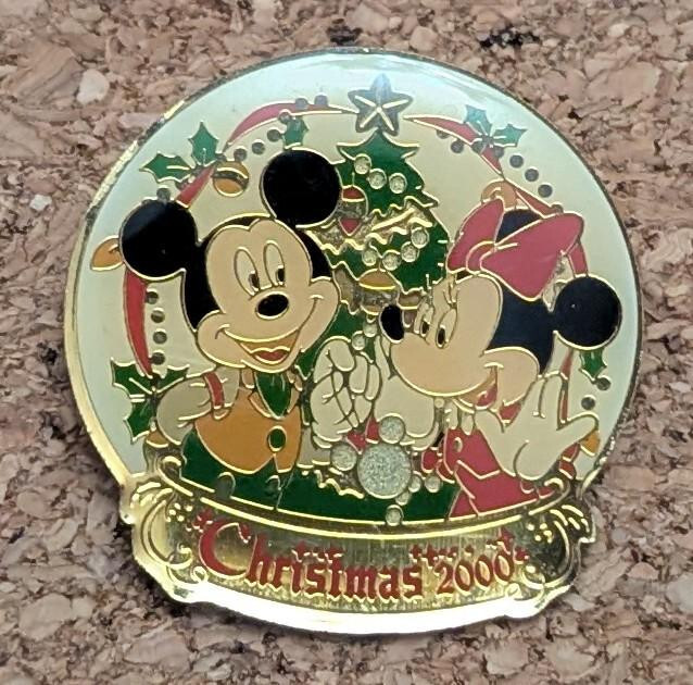 Disney Pin Mickey & Minnie Mouse Christmas Snowglobe Tokyo Disneyland 2000