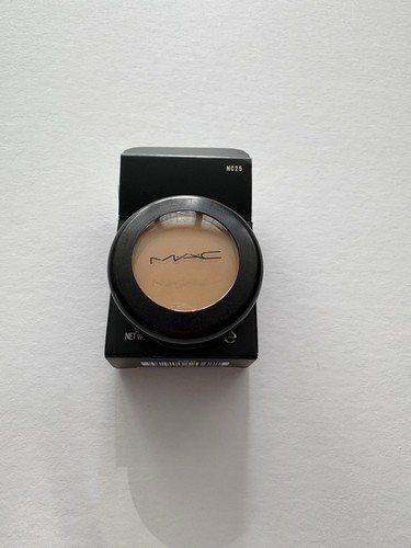 MAC Cosmetics Studio Finish SPF 35 Concealer NC25 BNIB DISCONTINUED AUTHENTIC - Picture 2 of 6