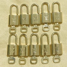 LOUIS VUITTON LV 10 SET PADLOCK KEY CHARM CADENA GOLD-PLATED FRANCE 65PDA249